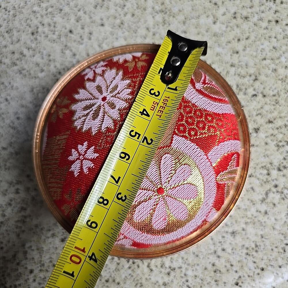 Japanese Kimono Fabric Trinket Box Vtg Round Padded Lid Komono Ire Red 4"×2" - Picture 12 of 15